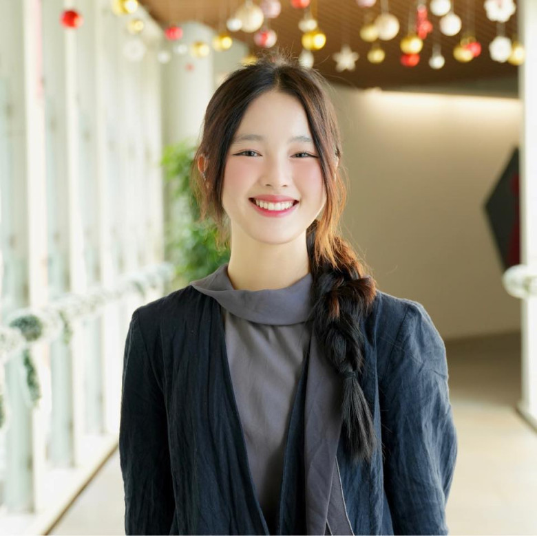 Phương Anh sở hữu thành tích học tập ấn tượng, được ví như con nhà người ta. 