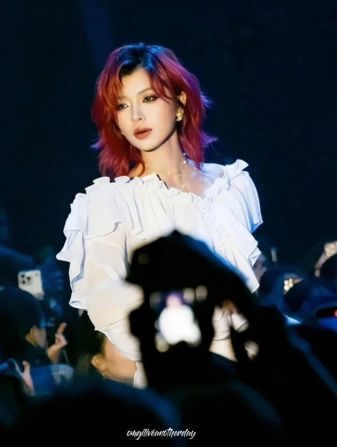 Đã tìm ra mỹ nhân Việt để tóc ngắn amp;#34;đỉnh chópamp;#34;, nhuộm bạch kim hay đỏ đều đẹp amp;#34;bất bại - 4