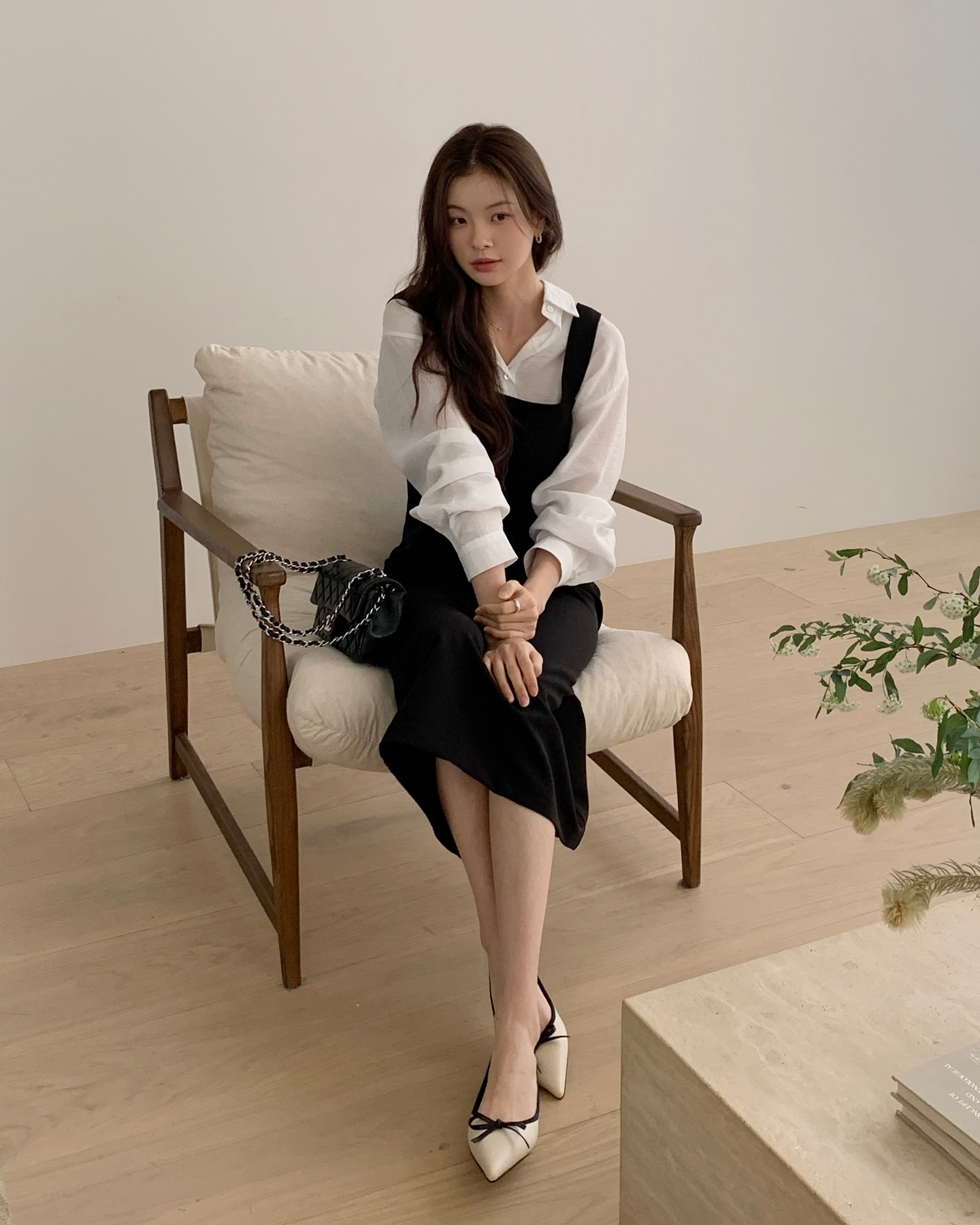 Tủ đồ của phụ nữ amp;#34;mặc đẹpamp;#34; lúc nào cũng có 5 món quen thuộc này, phối sao cũng hợp, không cần nghĩ nhiều - 11