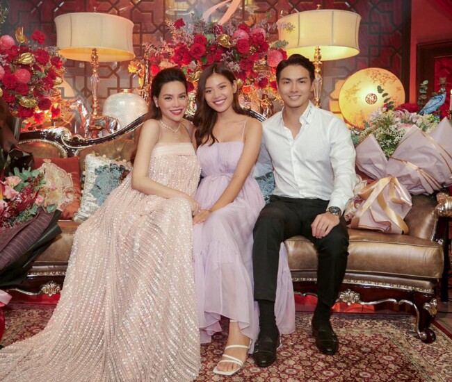 Chúng Huyền Thanh được biết đến là học trò của Hồ Ngọc Hà sau khi đạt danh hiệu Á quân The Face Vietnam 2016.