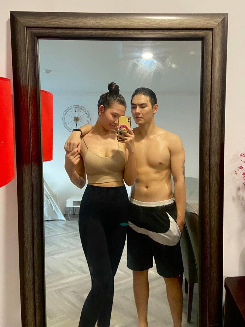 Sau sinh nở, nhờ chế độ ăn uống khoa học và chăm chỉ tập luyện, Chúng Huyền Thanh đã giảm thành công 8kg chỉ trong vòng 1 tháng.