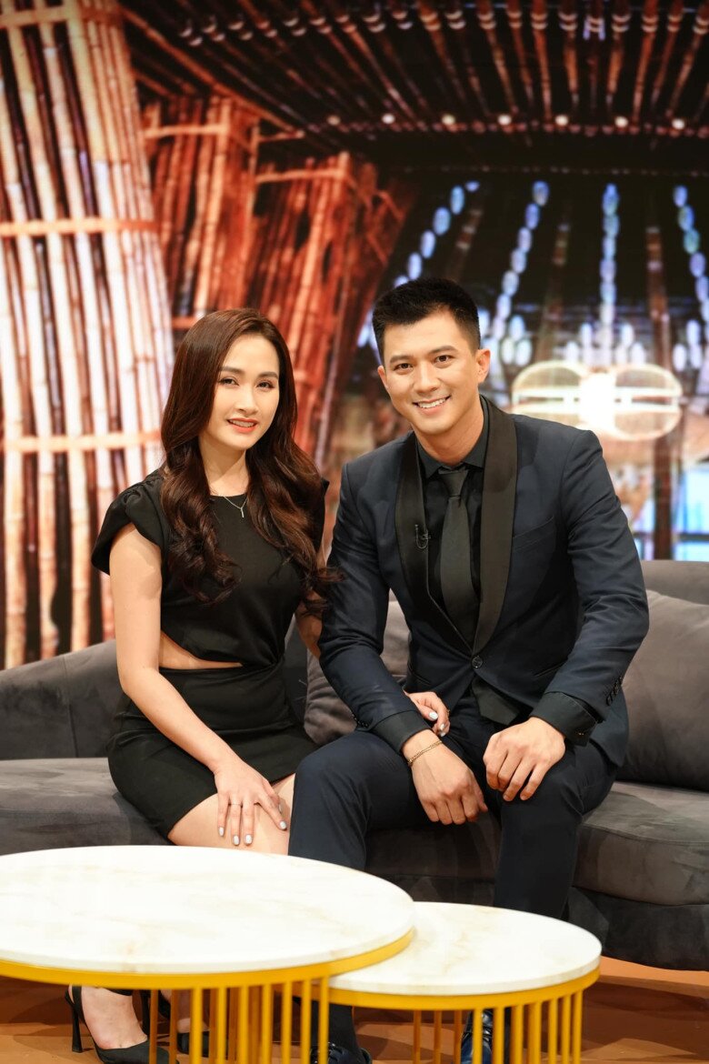 Sau 8 năm kết hôn, Hà Thị Nhung vẫn đồng hành, ủng hộ chồng phát triển công việc.