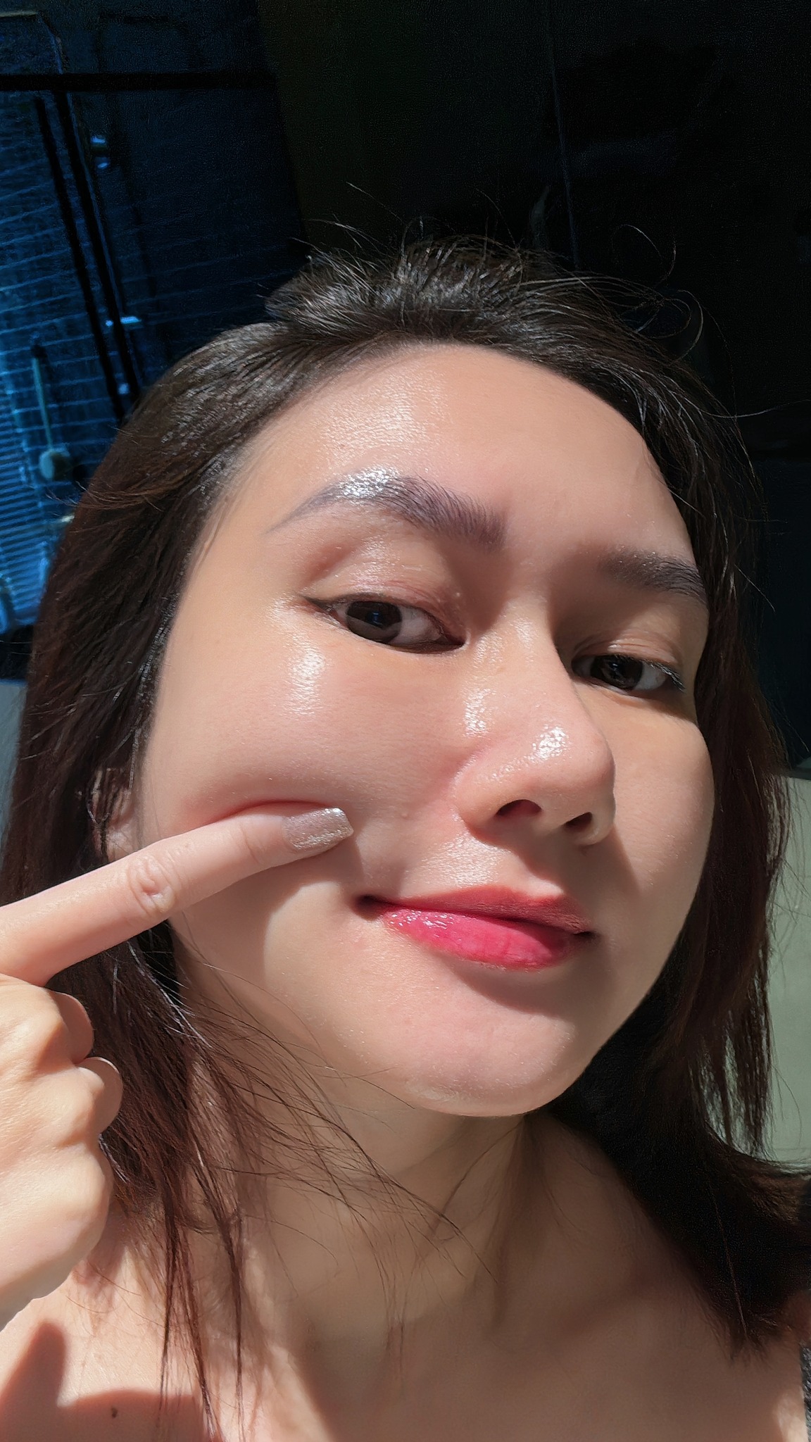 Trên trang cá nhân, kể cả khi bầu bí, Hương Giang đều không ngần ngại khoe cận làn da căng bóng, ít khuyết điểm.