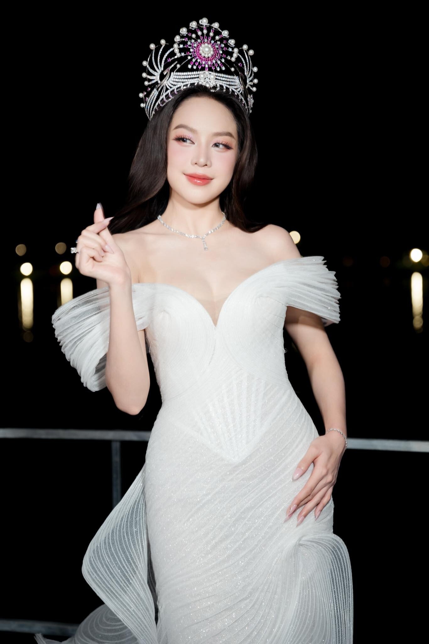 Trước ồn ào bộ đầm tím, Hoa hậu Thanh Thủy từng diện nhiều váy dạ hội đẹp đỉnh - 8