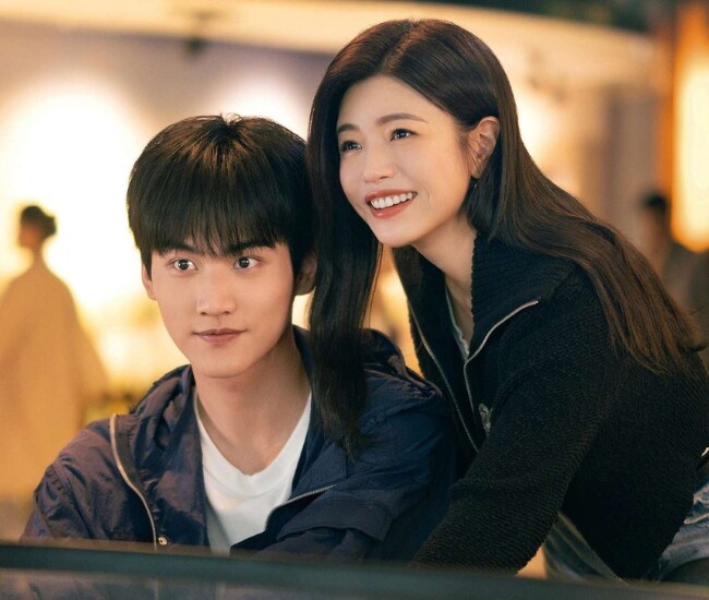 Nhan sắc trẻ hơn tuổi thật của Trần Nghiên Hy khi đóng cặp Châu Kha Vũ - kém cô 19 tuổi trong Thư Kích Hồ Điệp.