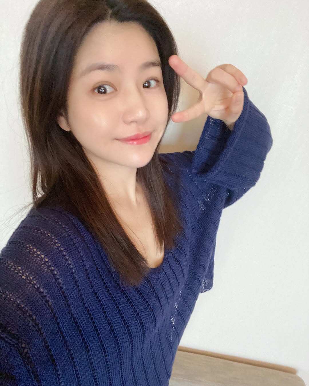 Trên trang cá nhân, Trần Nghiên Hy khiến nhiều người xuýt xoa bởi mặt mộc đẹp không tì vết.