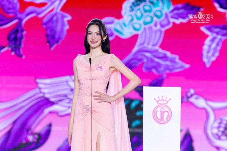 Mỹ nhân 10X trả lời ứng xử trong đêm Chung kết Hoa hậu Việt Nam 2024.