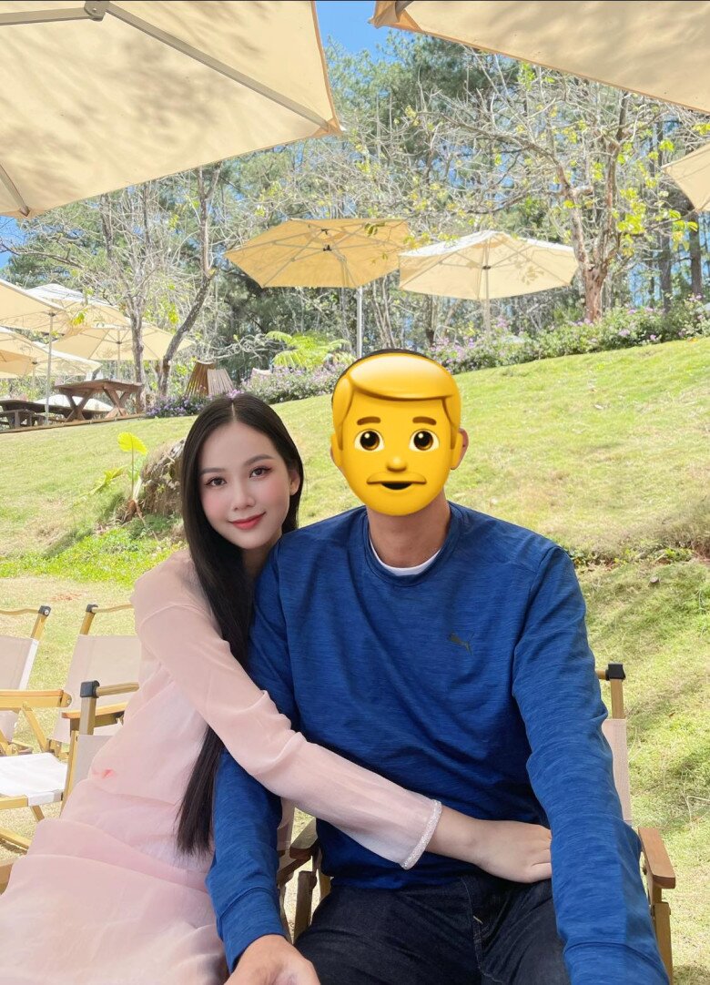 Năm 22 tuổi, mỹ nhân quê Đồng Nai bất ngờ lên xe hoa với chồng doanh nhân.