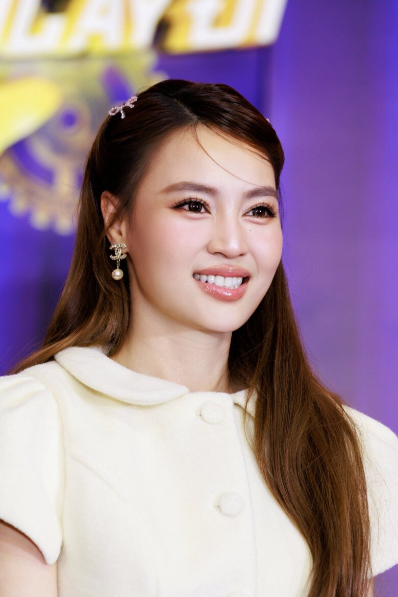 Visual đẹp bất chấp  của Lan Ngọc.