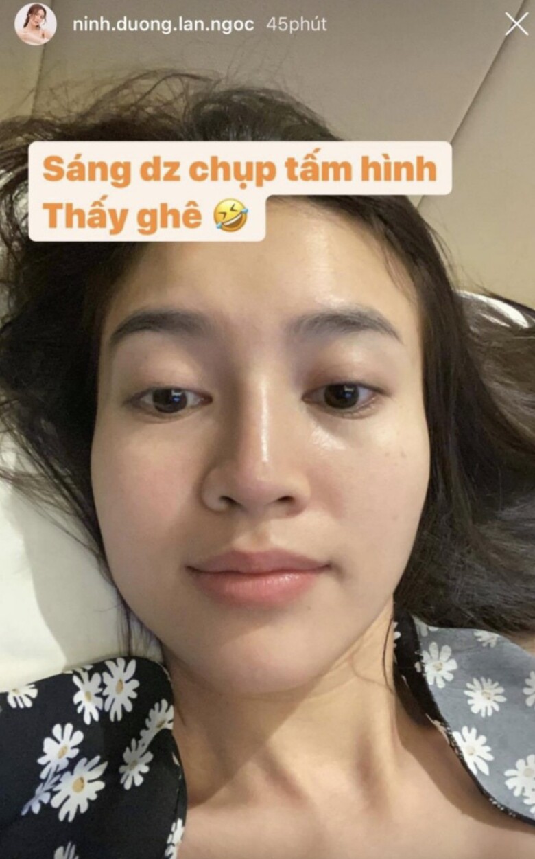 Trên trang cá nhân, nữ diễn viên không ngần ngại khoe làn da căng bóng, ít khuyết điểm qua camera thường.