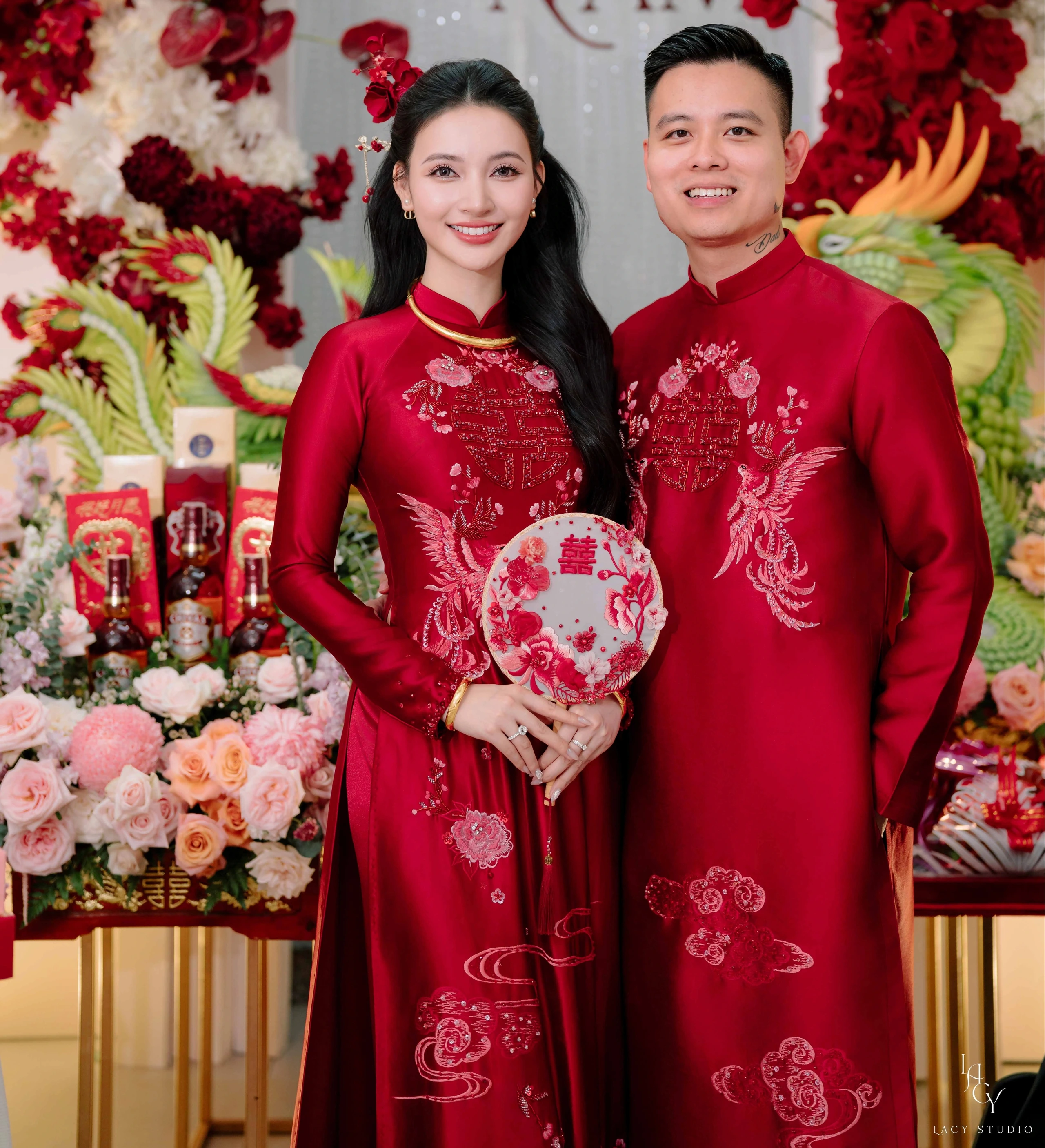 Giữa lúc đang ở đỉnh cao sự nghiệp, Bích Thuỷ bất ngờ lên xe hoa với chồng doanh nhân và dần rút khỏi hoạt động nghệ thuật.