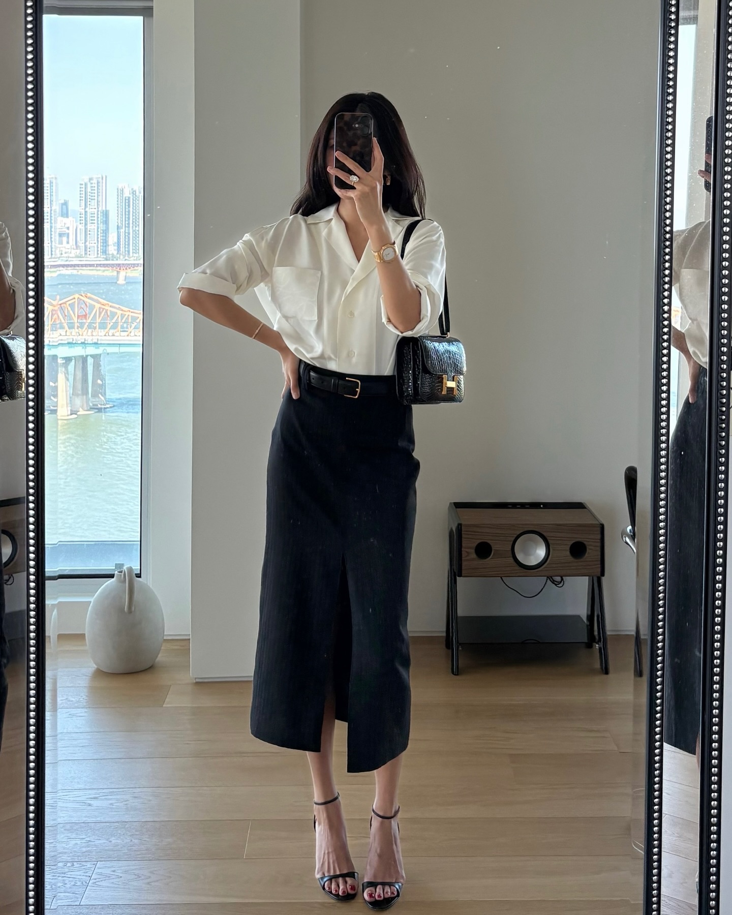 Hè này chị em đừng mặc mãi đồ rộng, đổi sang 5 items này để trông cao ráo và thanh lịch hơn - 8