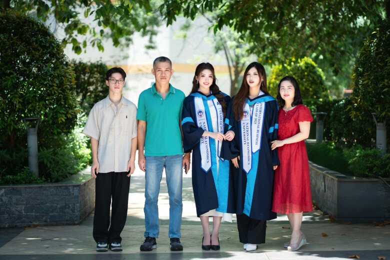 Ảnh gia đình của Hoa hậu Phan Phương Oanh.