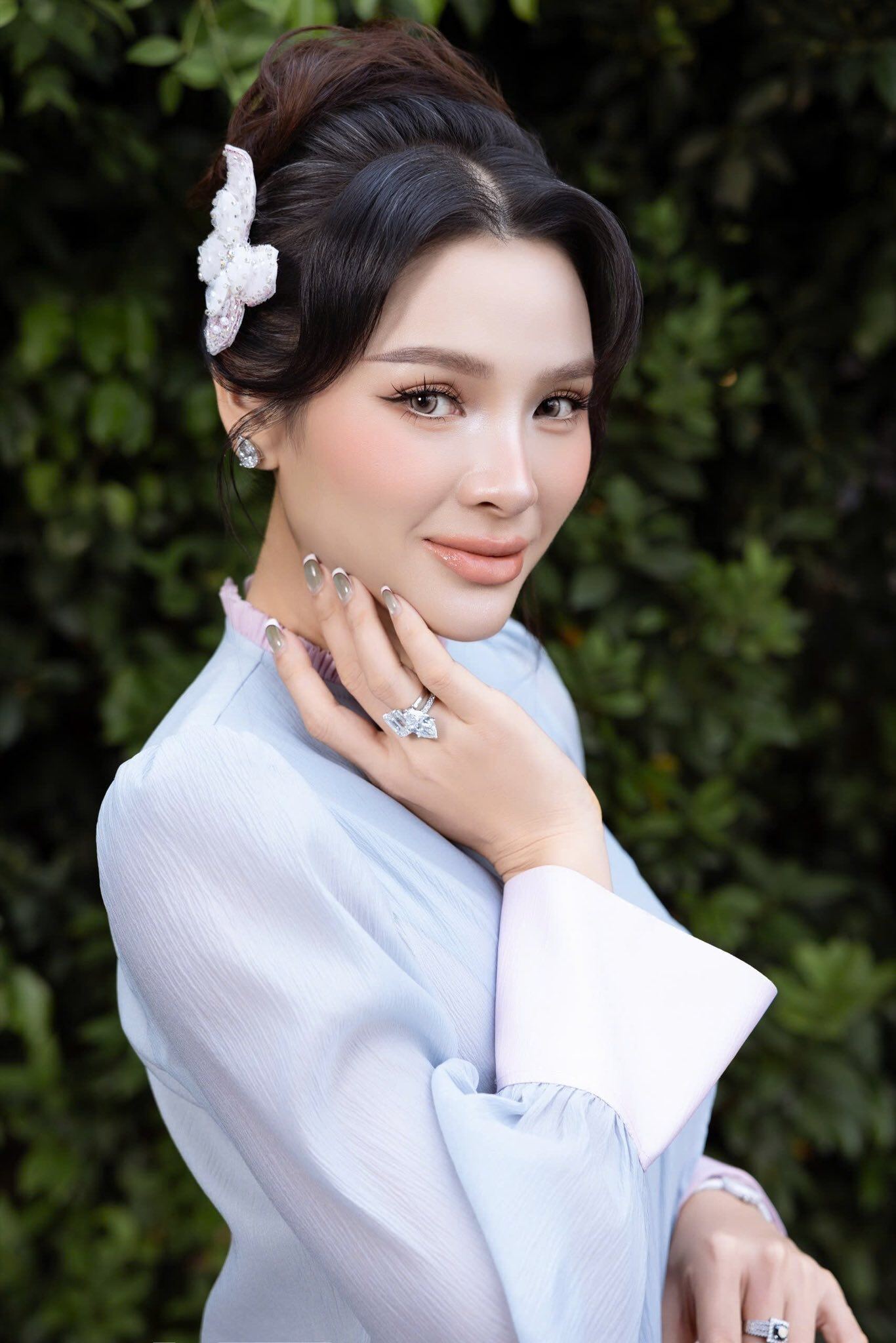 Phương Trinh Jolie cho biết, ngoài việc tích trữ, vợ chồng cô cũng đầu tư vào nhiều lĩnh vực khác để sinh lời. 