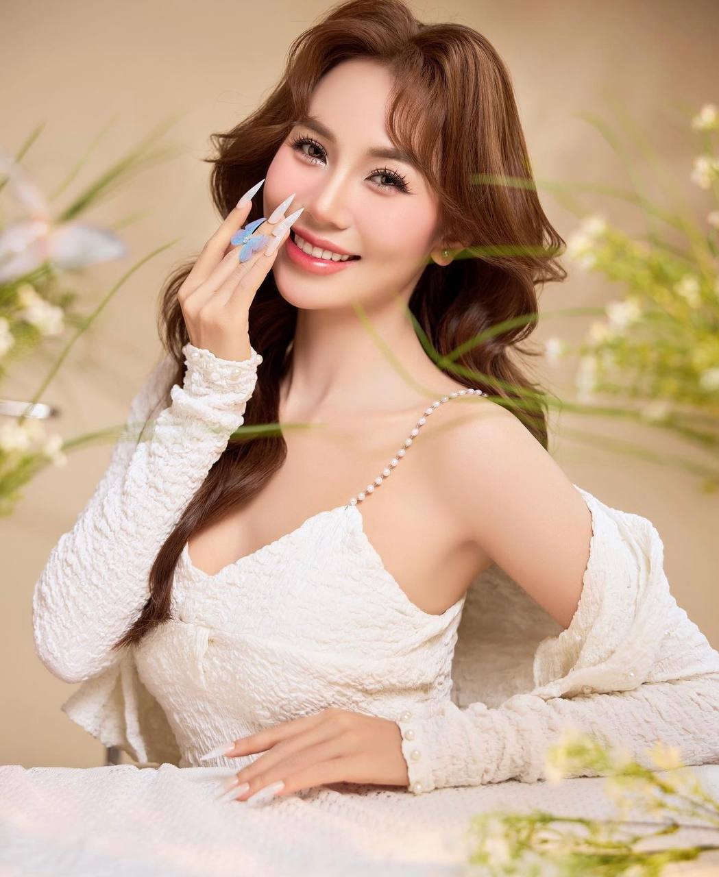 Hot girl Việt trên mạng xinh như hoa nhưng amp;#34;lộ nguyên hìnhamp;#34; qua camera thường, mê cắt xẻ táo bạo khoe body amp;#34;bốc lửaamp;#34; - 3