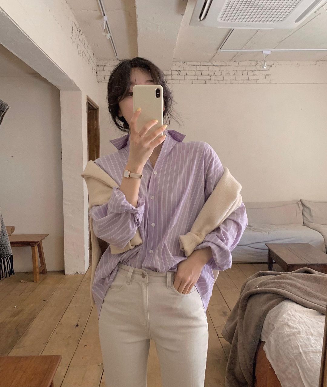 Tủ đồ có đủ 4 áo sơ mi này là chuẩn bài, qua Tết mặc đi làm vẫn amp;#34;chanh sảamp;#34; lại không sợ lỗi mốt - 14