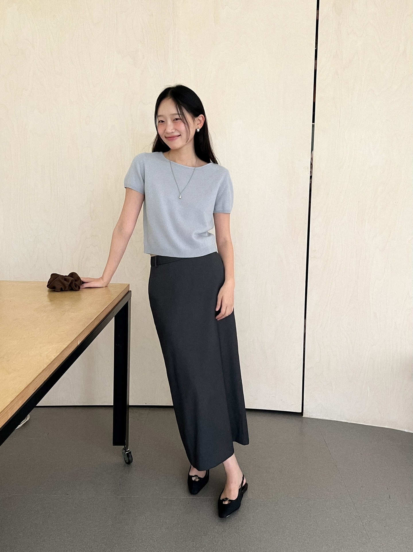 Không cần cầu kỳ, 4 outfit công sở ngày Hè này giúp chị em vừa mát mẻ lại tươi tắn, diện lên xinh xắn hẳn - 4