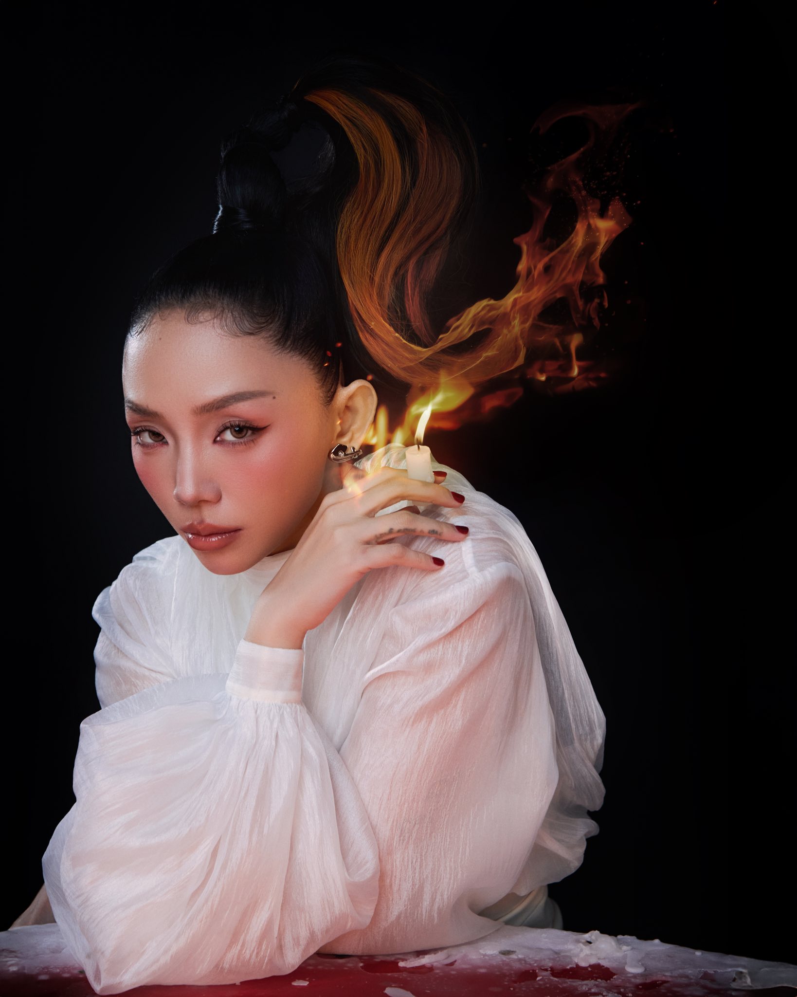 Tóc Tiên 37 tuổi nhưng mỗi shot ảnh của cô đều khiến nhiều ngưỡng mộ bởi quá trẻ đẹp và khí chất.