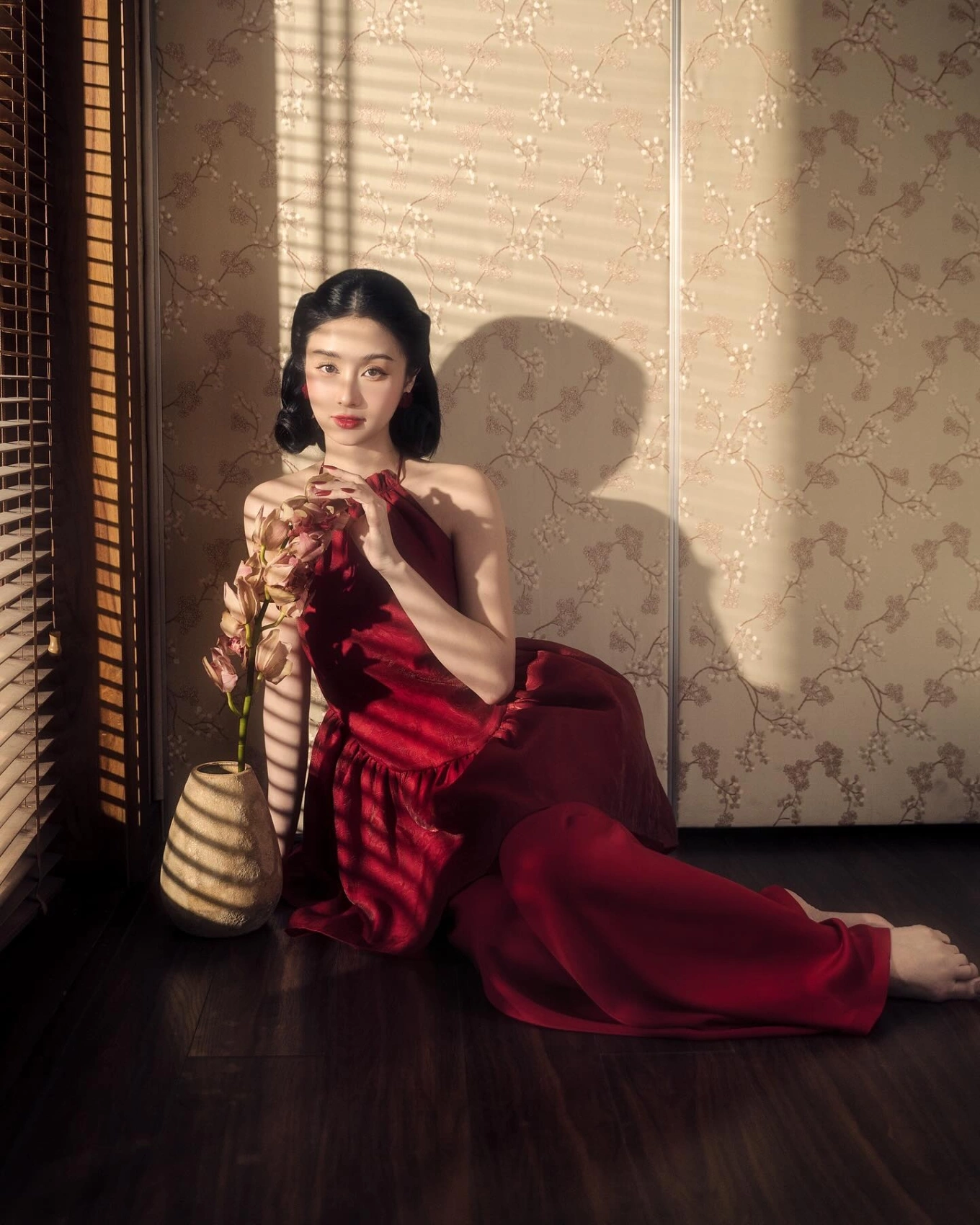 Ngược lại, đỏ, cam và tím có thể tạo thế xung khắc, không thực sự thuận lợi cho một khởi đầu suôn sẻ.