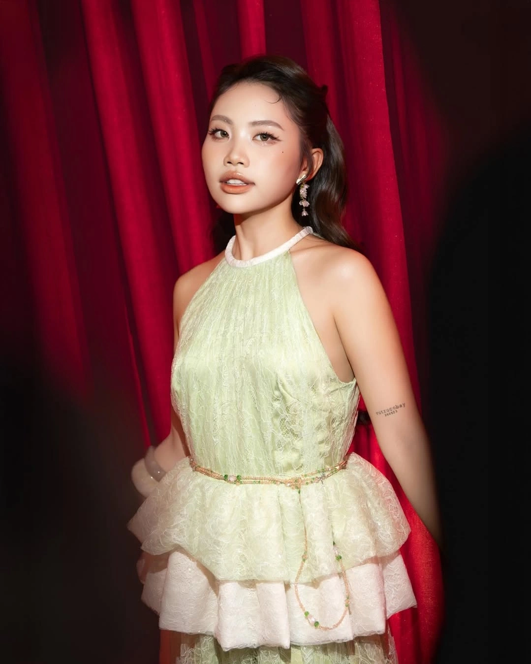 Riêng xanh lục không phải lựa chọn lý tưởng, dễ làm giảm sự hanh thông.