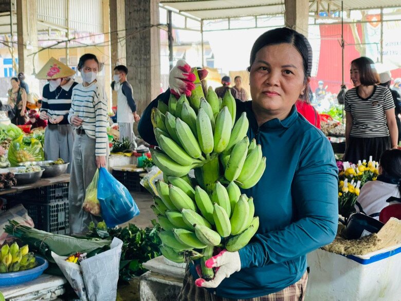 Giá chuối tăng cao trong ngày cận Tết.