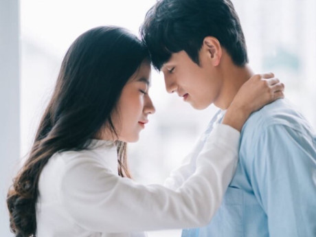 Nam giới mạnh trong "chuyện chăn gối" thường có 5 đặc điểm, muốn giấu cũng khó vì nhìn là lộ