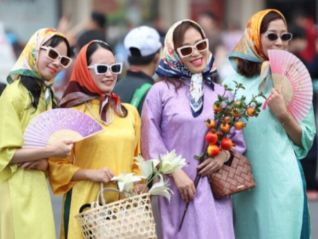 Hội chị em phải biết 4 địa điểm chụp áo dài Tết cực HOT tại TP.HCM, vừa có ảnh "sống ảo" lại không tốn đồng nào