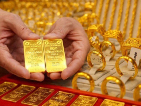 Giá vàng hôm nay 18-2: Sụt giảm mạnh