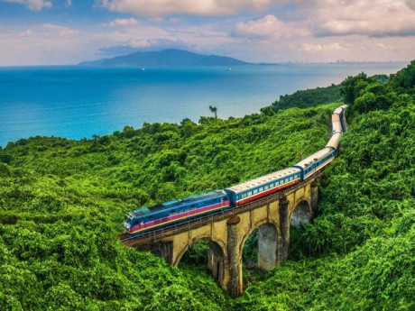 Tin tức - Mỏ dầu lớn nhất Việt Nam chiếm 80% sản lượng dầu thô khai thác nằm ở tỉnh/thành nào?