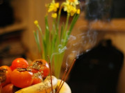 Tin tức - Giờ đẹp thắp hương ngày mai – rằm tháng 11 âm lịch 2025 cho gia chủ "đại cát đại lợi", 4 kiêng kỵ nhiều người phạm phải