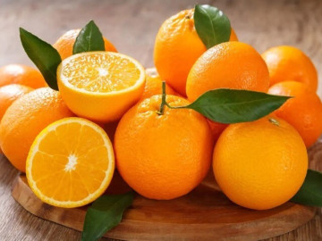 Sức khỏe - Ăn cam cả quả hay uống nước cam ép có nhiều vitamin C hơn?