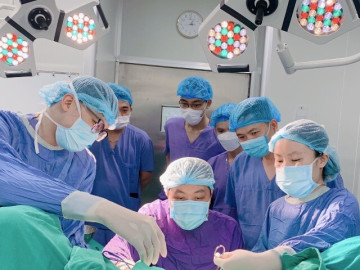 Kỳ tích Việt Nam: Nhận tim gan người này, hiến ngay gan mình cứu người khác