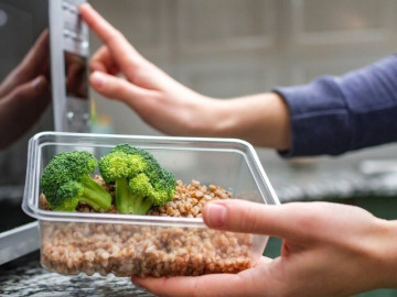 Thói quen ăn uống tưởng tiết kiệm hoá ra lại rước bệnh vào cơ thể, người "tiếc của" thường hay mắc phải