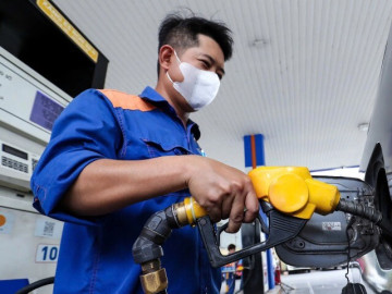 Giá dầu hôm nay 27/3: Tăng trở lại