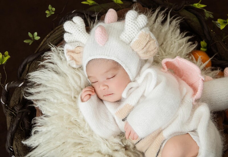 Đẻ được một cô con gái đáng yêu, xinh xắn, lại "trộm vía" hoạt bát là mong ước của nhiều bố mẹ.