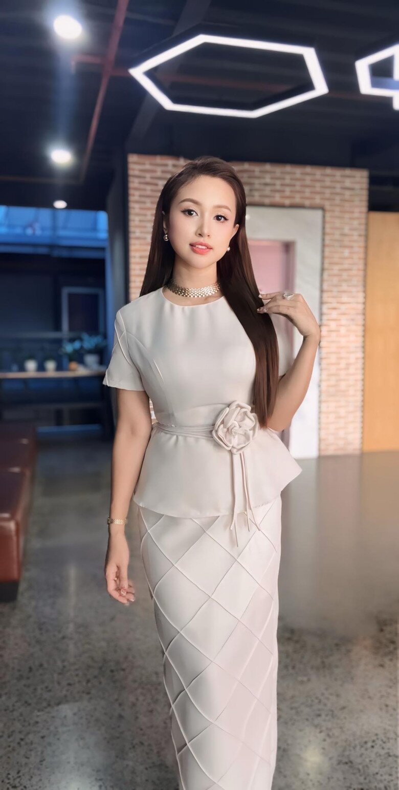 16 tháng tuổi nói tiếng Anh vanh vách, con gái MC nổi tiếng VTV giờ 3 tuổi chuẩn tiểu thư giỏi giang - 6