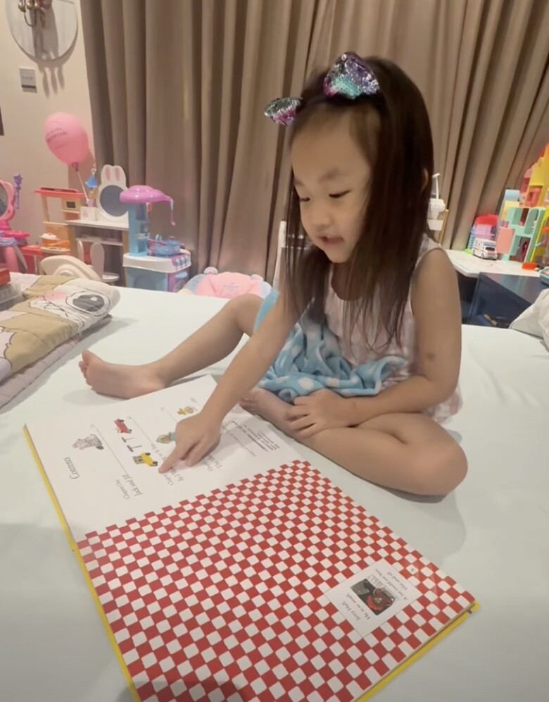 16 tháng tuổi nói tiếng Anh vanh vách, con gái MC nổi tiếng VTV giờ 3 tuổi chuẩn tiểu thư giỏi giang - 1