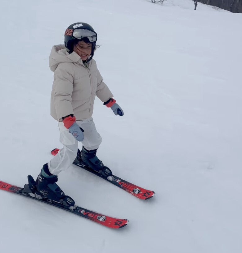 Cặp sinh đôi Lisa - Leon 6 tuổi đã nhiều tài, giỏi nghệ thuật lẫn thể thao, Hồ Ngọc Hà được nể phục cách dạy con - 3