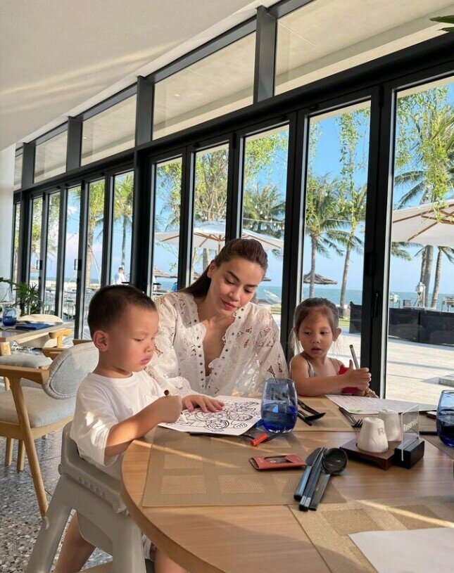 Cặp sinh đôi Lisa - Leon 6 tuổi đã nhiều tài, giỏi nghệ thuật lẫn thể thao, Hồ Ngọc Hà được nể phục cách dạy con - 9