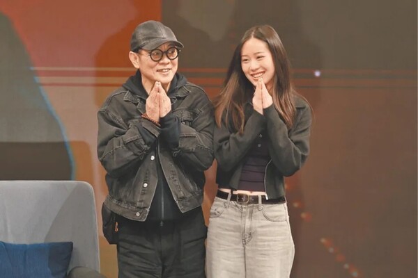 Nam diễn viên và con gái út.