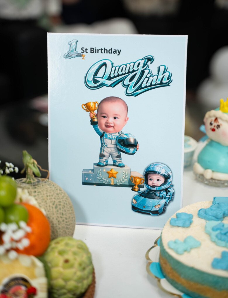 Có quý tử với hotgirl kém 17 tuổi, Hồ Quang Hiếu làm tiệc thôi nôi hoành tráng trong penthouse 23 tỷ - 6