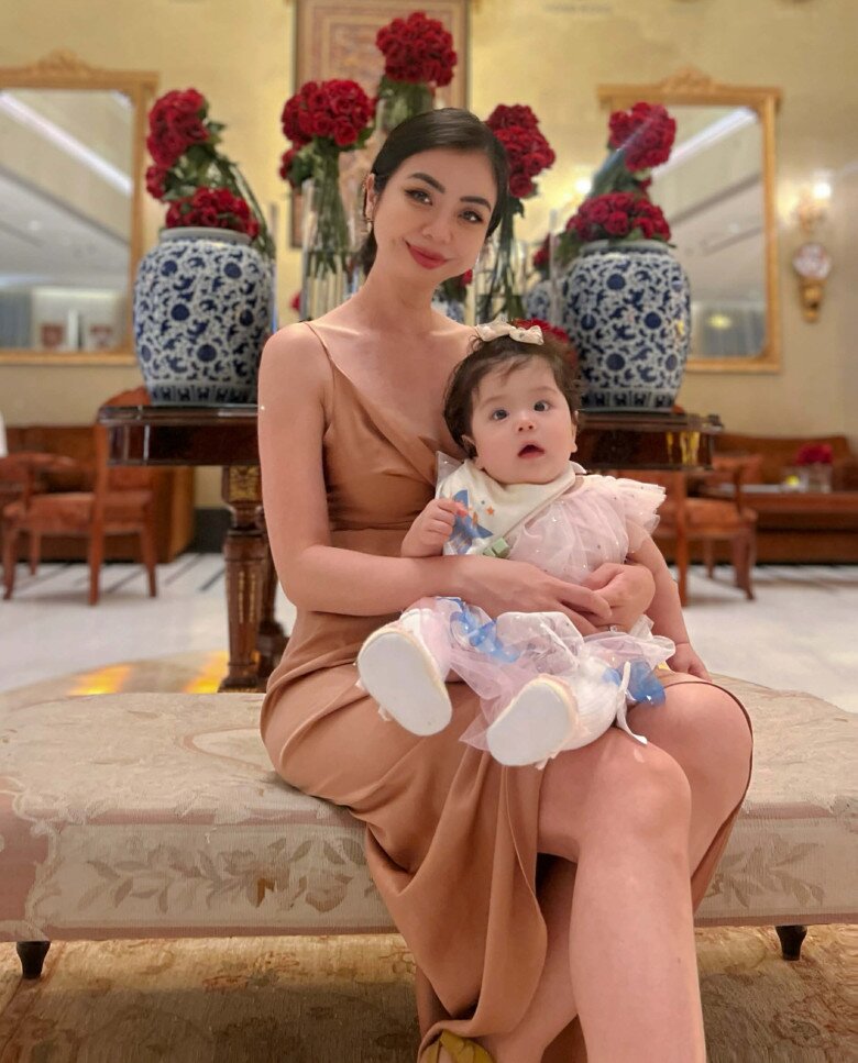 Phải lòng chàng phi công ngoại quốc, hotgirl TVHK Hưng Yên đẻ con gái cực phẩm, tấm tắc nuôi con ở Dubai sướng - 3