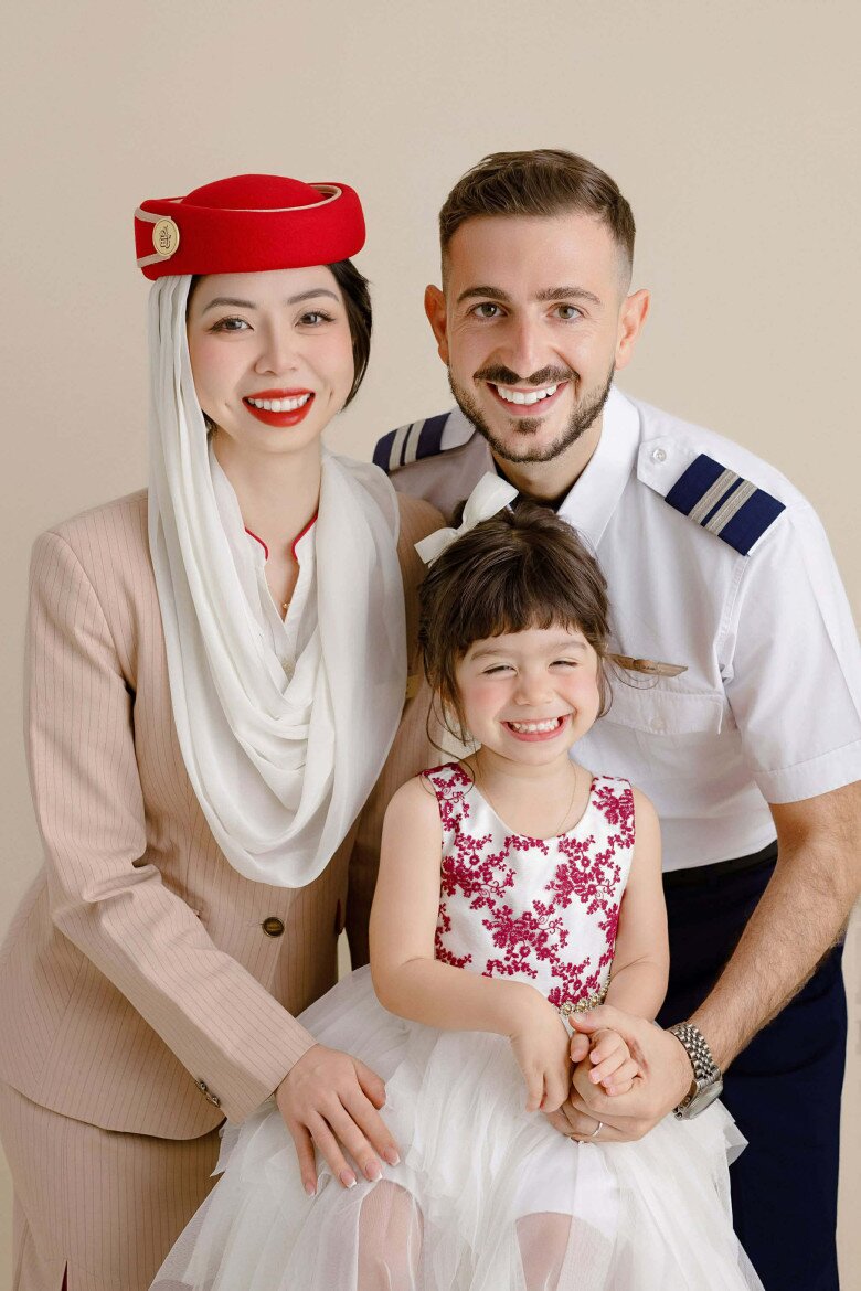 Gia đình nhỏ cực phẩm của nàng tiếp viên hàng không và chàng phi công.