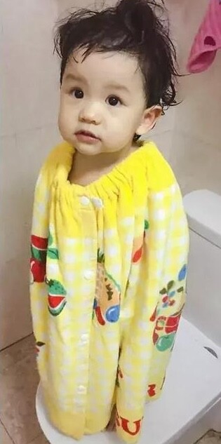 Người mẹ vui mừng khi con trai càng lớn càng trộm vía.