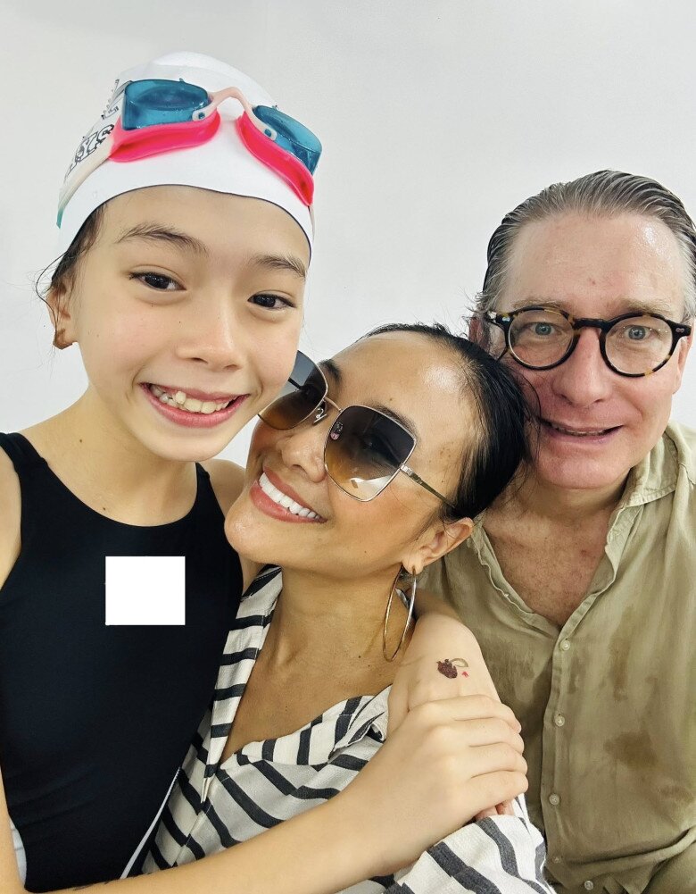 Con gái Đoan Trang tham gia diễn xuất, bơi lội ở trường.