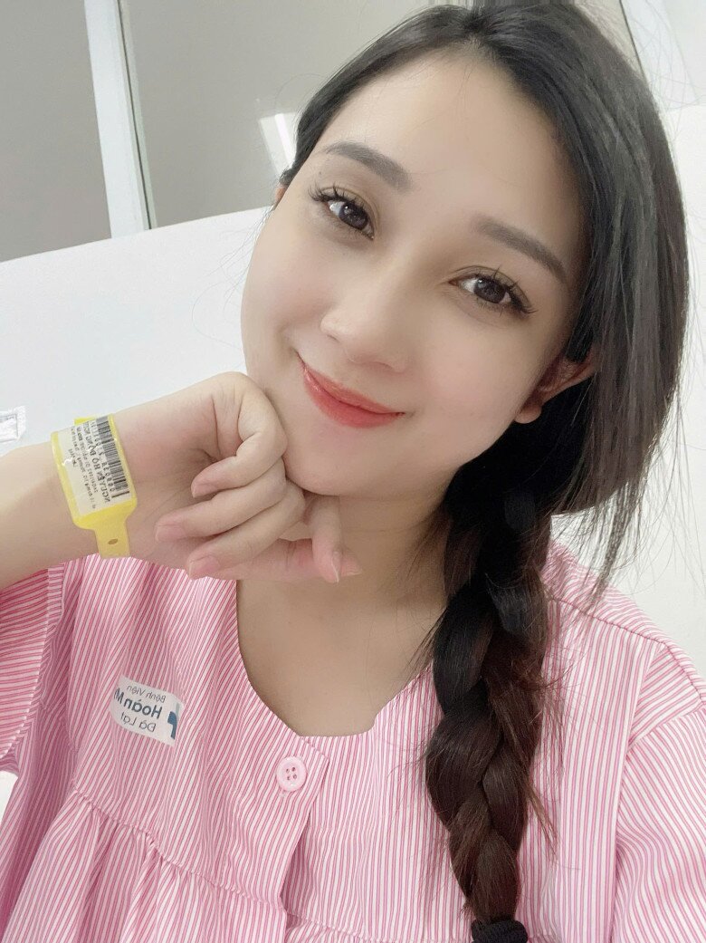 Đang bay thì dính bầu, nữ tiếp viên Lâm Đồng rời cabin làm mẹ, đẻ xong amp;#34;gái một con trông mòn con mắtamp;#34; - 5