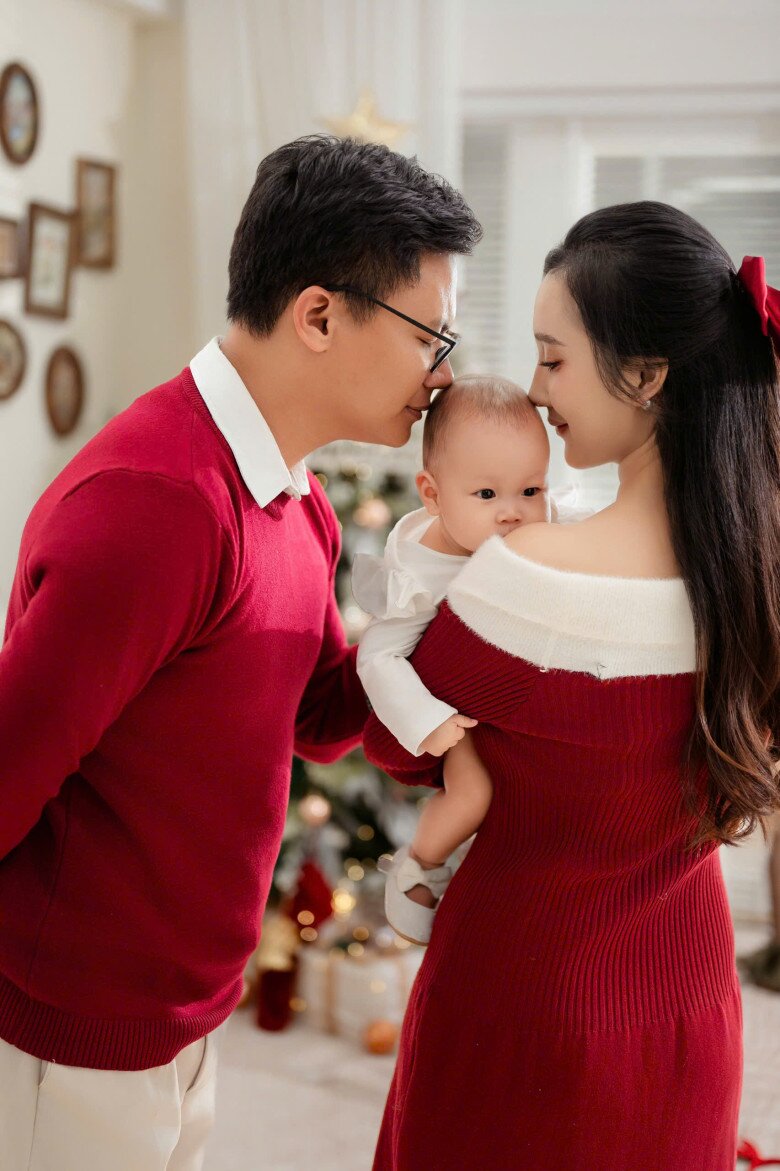 Đang bay thì dính bầu, nữ tiếp viên Lâm Đồng rời cabin làm mẹ, đẻ xong amp;#34;gái một con trông mòn con mắtamp;#34; - 8