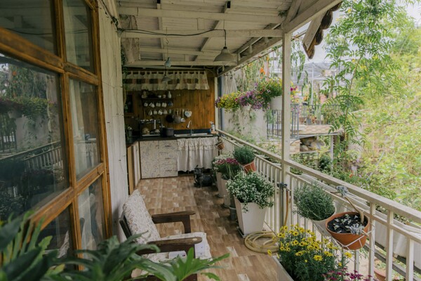 Dành 3 năm tích lũy, cô gái 8X Hà Nội bỏ phố về quê xây nhà gỗ 360m2 đẹp như tranh, góc nào cũng mê - 8