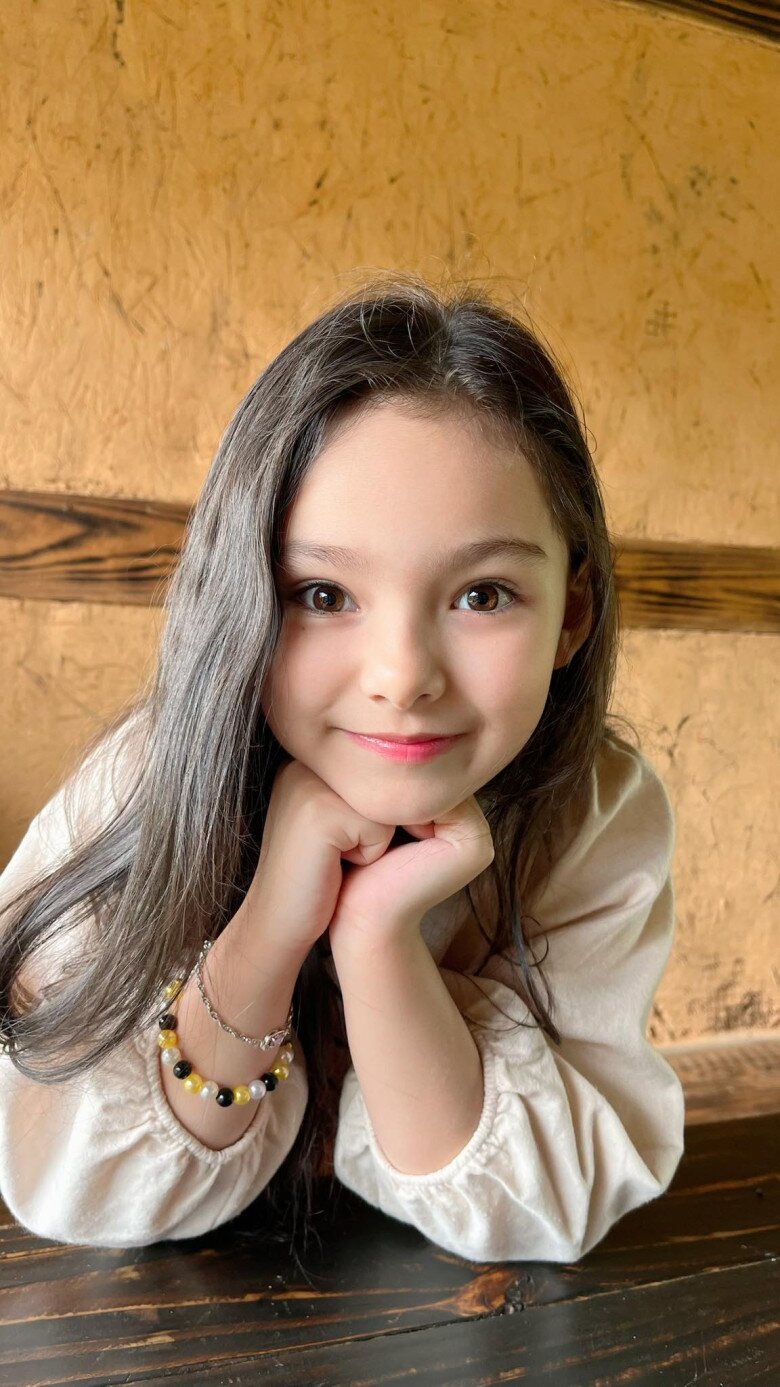 Diện mạo con gái lai Tây ít người biết của Song Luân: xinh như Hoa hậu, mắt to, da trắng sáng cuốn hút - 5