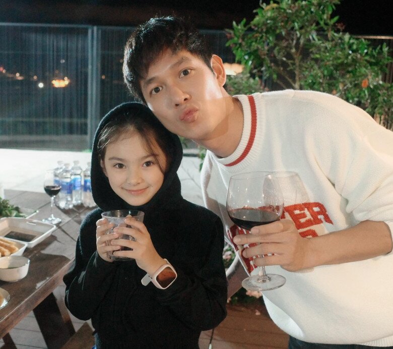 Diện mạo con gái lai Tây ít người biết của Song Luân: xinh như Hoa hậu, mắt to, da trắng sáng cuốn hút - 3